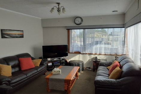 Photo of property in 136 Apu Crescent, Lyall Bay, Wellington, 6022
