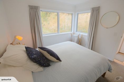 Photo of property in 26 Rarangi Way, Owhiro Bay, Wellington, 6023