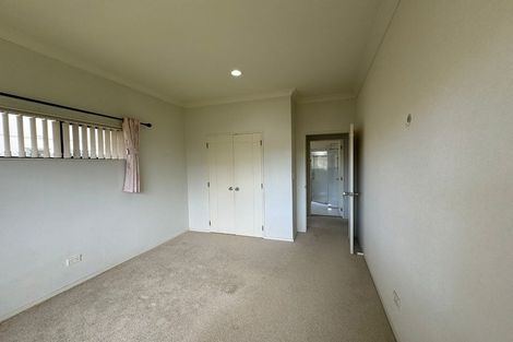 Photo of property in 1 Capistrano Mews, Goodwood Heights, Auckland, 2105