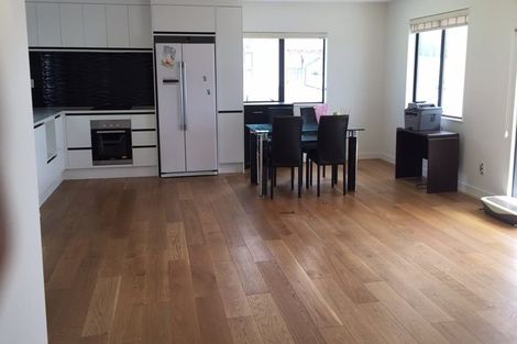 Photo of property in 10 Lilac Lane, Oteha, Auckland, 0632