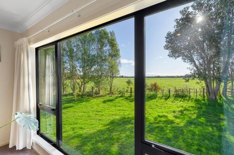 Photo of property in 249 Tararua Road, Levin, 5571