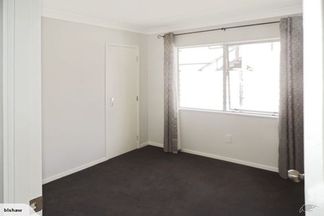 Photo of property in 6 Solea Road, Sunnyvale, Auckland, 0612