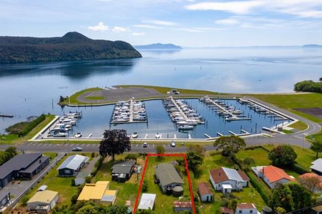 Photo of property in 34 Motuoapa Esplanade, Motuoapa, Turangi, 3382