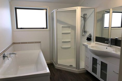 Photo of property in 2 Bracken Mews, Pyes Pa, Tauranga, 3112