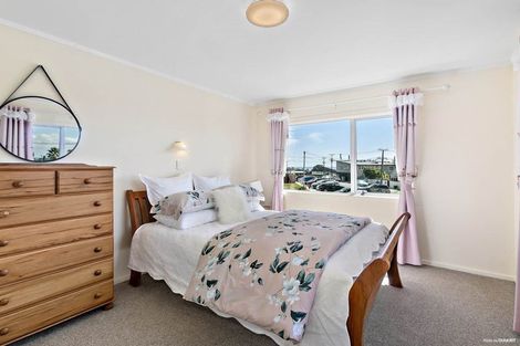 Photo of property in 2/5 Stanley Avenue, Milford, Auckland, 0620