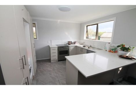 Photo of property in 71 Chichester Drive, Rosehill, Papakura, 2113