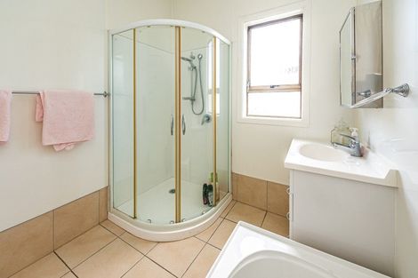 Photo of property in 12 Roberts Avenue, Aramoho, Whanganui, 4500