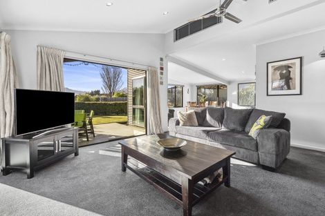 Photo of property in 11 Juno Place, Wanaka, 9305