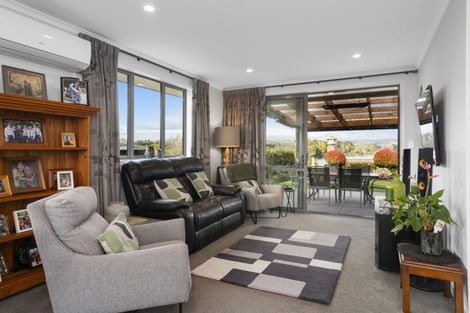 Photo of property in Waterview Estate, 26/4 Greystone Place, Omokoroa, 3114