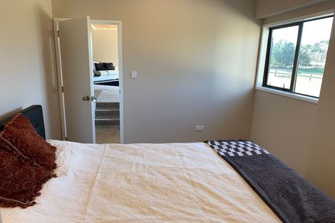 Photo of property in 63 Tawa Road, Kumeu, 0891