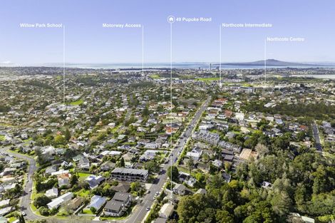 Photo of property in 49 Pupuke Road, Birkenhead, Auckland, 0627