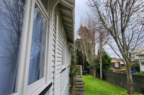 Photo of property in 6 Peace Avenue, Moturoa, New Plymouth, 4310