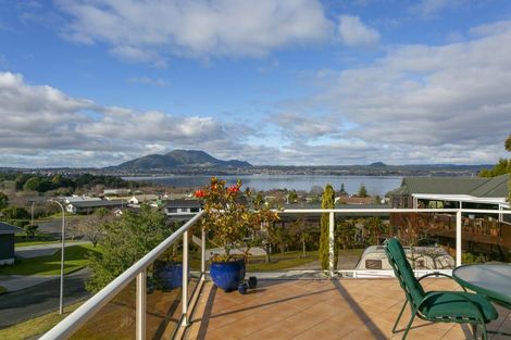 Photo of property in 15 Cherry Lane, Acacia Bay, Taupo, 3330