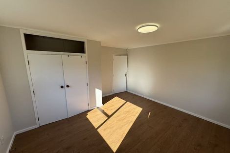 Photo of property in 16 Newham Place, Henderson, Auckland, 0612