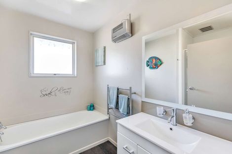 Photo of property in 20 Ashwood Street, Parklands, Christchurch, 8083