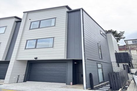 Photo of property in 32 Tukari Lane, Mangere Bridge, Auckland, 2022