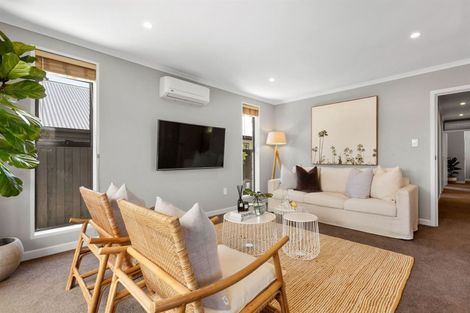 Photo of property in 2/97 Weston Road, St Albans, Christchurch, 8052