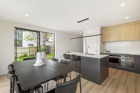 Photo of property in 32 Swanson Road, Henderson, Auckland, 0610