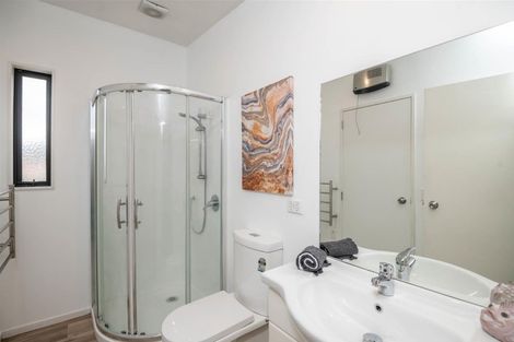 Photo of property in 106b Glanmire Road, Newlands, Wellington, 6037