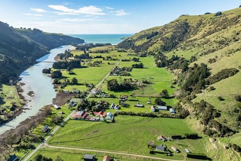 Photo of property in 1287 Okains Bay Road, Okains Bay, 7583