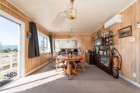 Photo of property in 19 Bayview Road, Paremata, Porirua, 5024