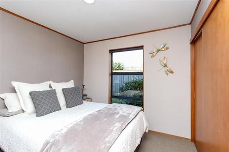 Photo of property in 51 Heta Road, Highlands Park, New Plymouth, 4312