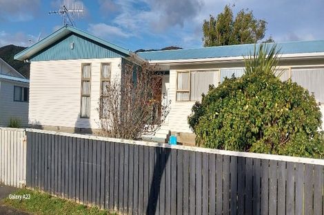 Photo of property in 278 Wellington Road, Wainuiomata, Lower Hutt, 5014