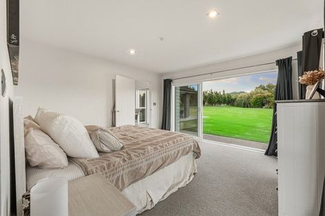 Photo of property in 1 Ngaire Close, Wainui, Silverdale, 0994