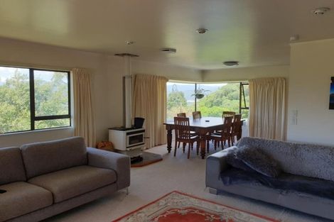 Photo of property in 129 Miromiro Road, Normandale, Lower Hutt, 5010