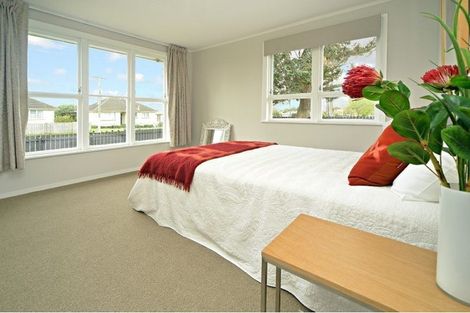 Photo of property in 1 Farmer Street, Mangere East, Auckland, 2024