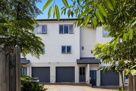 Photo of property in 8/22 Northcross Drive, Oteha, Auckland, 0632