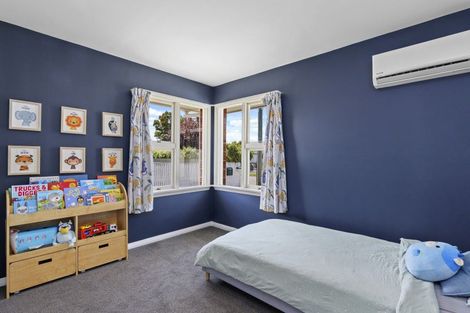 Photo of property in 5 Shaftesbury Street, Avonhead, Christchurch, 8042