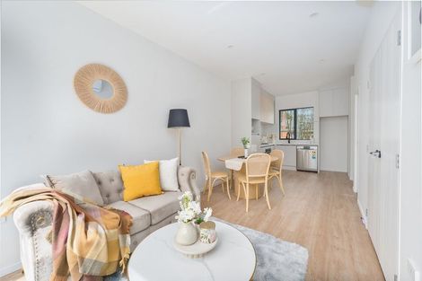 Photo of property in 4/442 Old Te Atatu Road, Te Atatu Peninsula, Auckland, 0610