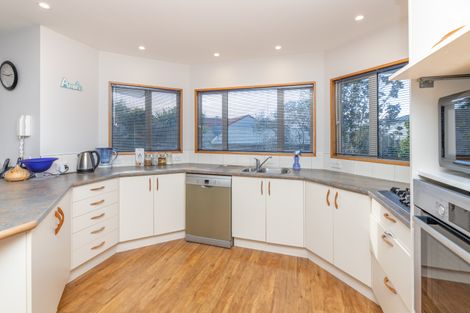 Photo of property in 6 Somerton Rise, Westmorland, Christchurch, 8025