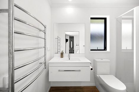 Photo of property in 253 Dixon Road, Fitzroy, Hamilton, 3206