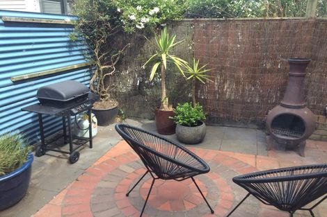 Photo of property in 127 Elizabeth Street, Mount Victoria, Wellington, 6011