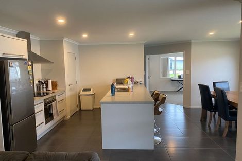 Photo of property in 41 Butterworth Crescent, Papamoa Beach, Papamoa, 3118