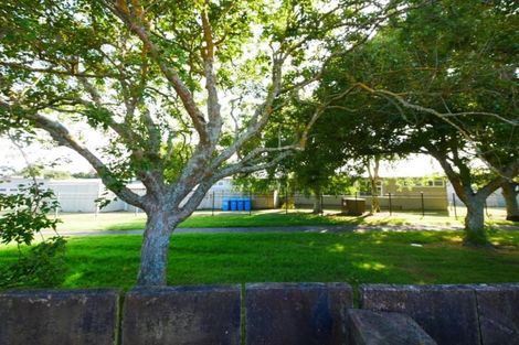 Photo of property in 14 Donzella Place, Conifer Grove, Takanini, 2112