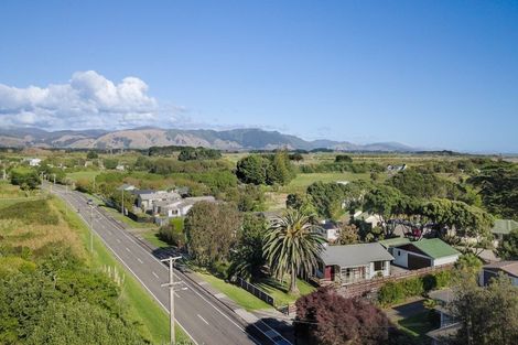 Photo of property in 37 Rangiuru Road, Otaki Beach, Otaki, 5512