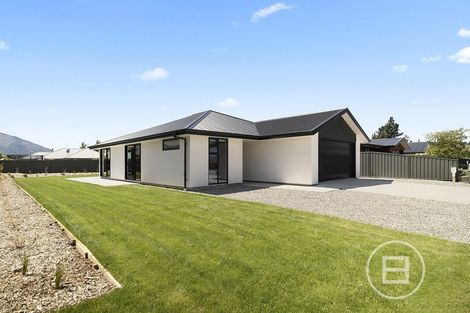 Photo of property in 6 Mallard Street, Albert Town, Wanaka, 9305