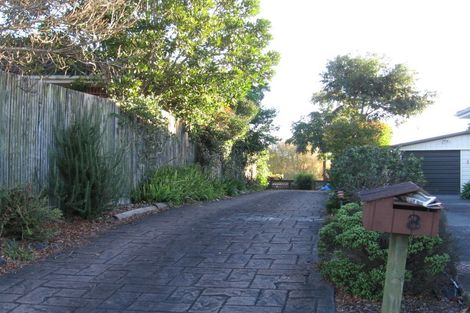 Photo of property in 8 Redlands Grove, Swanson, Auckland, 0612