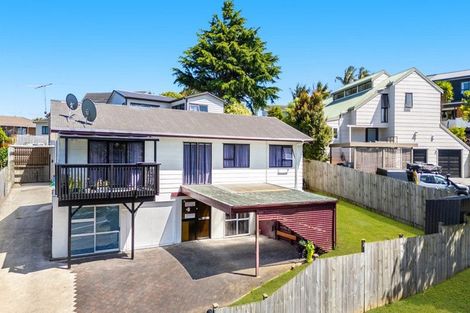 Photo of property in 36 Eugenia Rise, Totara Heights, Auckland, 2105