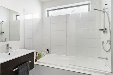 Photo of property in 71 Tiketike Way, Brooklyn, Wellington, 6021