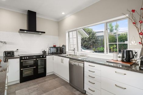 Photo of property in 193 Omokoroa Road, Omokoroa, 3114