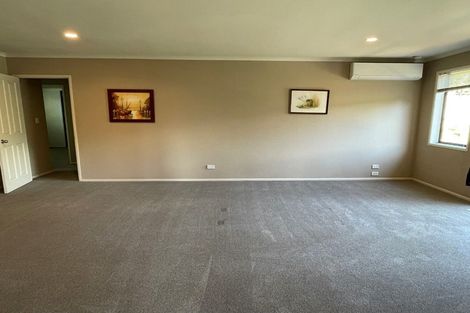 Photo of property in 8 George Deane Place, Greenhithe, Auckland, 0632