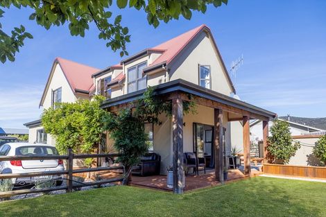 Photo of property in 20 Frye Crescent, Albert Town, Wanaka, 9305