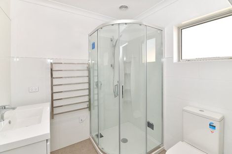 Photo of property in 55a Wade River Road, Stanmore Bay, Whangaparaoa, 0932