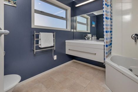 Photo of property in 16 Pah Road, Onerahi, Whangarei, 0110