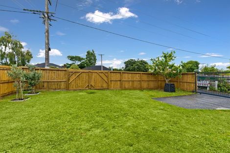 Photo of property in 1/24 Woodglen Road, Glen Eden, Auckland, 0602