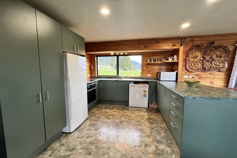 Photo of property in 1566 Lake Brunner Road, Inchbonnie, Kumara, 7875